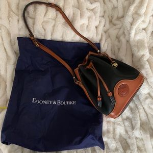 DOONEY & BOURKE Bucket Bag Navy/Tan Drawstring